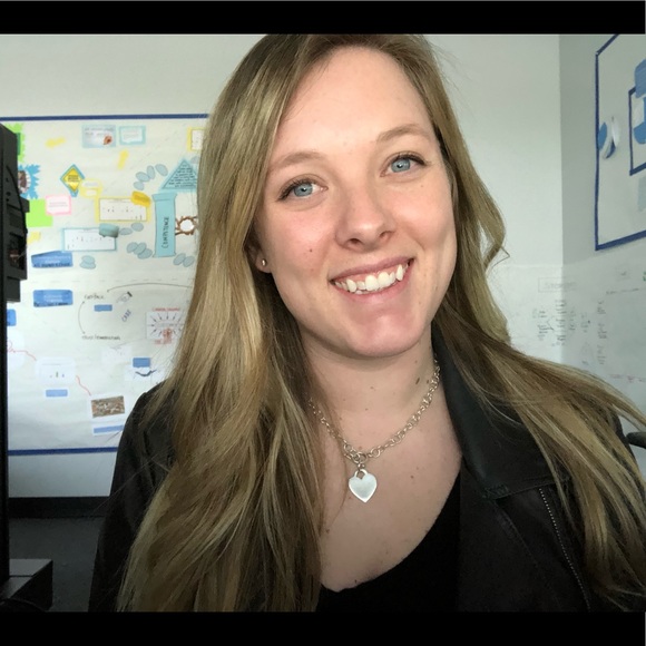 Meet your Posher, Erika - Picture 1 of 1